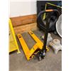 Image 2 : L2 - Uline H-1043 Manual Pallet Jack - 5,500lb Capacity