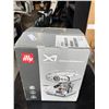 Image 3 : L1 - Illy X1 Anniversary 1935 Espresso Single-Serve Machine with Original Box and 6 New Capsule Tins