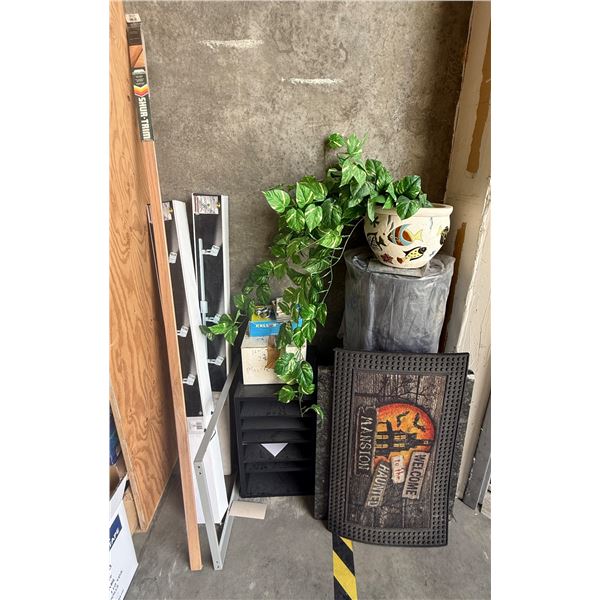 L1 - Assorted Office Decor - 2 Track Lighting Kits, Artificial Potted Plant, Rubber Mat Roll, and Mo