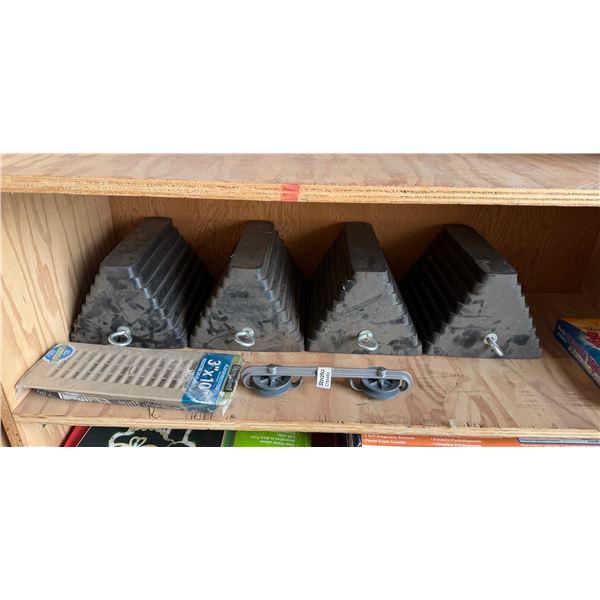 L1 - 4-Pcs Heavy-Duty Rubber Wheel Chocks