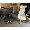 Image 1 : L1 - Group of 3 Ergonomic Office Chairs