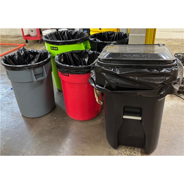 L3 - Group of 5 Heavy-Duty Garbage Bins
