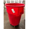 Image 2 : L3 - Uline Red Industrial Rolling Bin  w/ Large Group of Microfiber Cloths