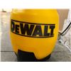 Image 2 : L3 -  Dewalt 2-Gallon Professional Tank Sprayer (Not Tested)