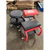 Image 1 : L3 - Group of 3 Professional Rolling Mechanic Stools