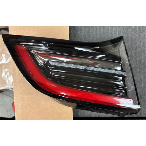 L3 - NEW  Set of 2 Tesla OEM Rear Inner Tail Lamp Assembly (Model Y/3) - Total R.V. $680 / Part No. 