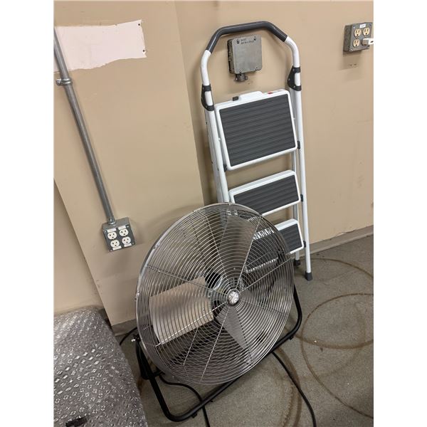 L3 - Group of Floor-Stand Industrial Fan & 3-Tiers Step Ladder