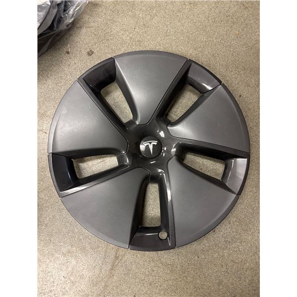 L3 - NEW Tesla 14-pcs 18-inch Aero Wheel Cover/Hubcap (2017–2023, Model 3) - R.V. $180 / Pa