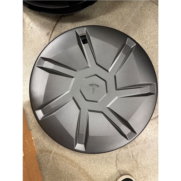 L3 - NEW Set of 2 18-inch "Aperture" Wheel Cover (Model Y Juniper) - R.V. $345