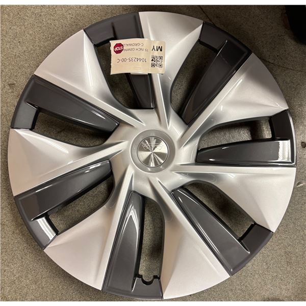 L3 - NEW Tesla 4-pcs 20-inch Gemini Aero Wheel Cover/Hubcap (2020–2024, Model Y) - R.V. $24