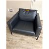 Image 1 : Black Leather Lounge Chair