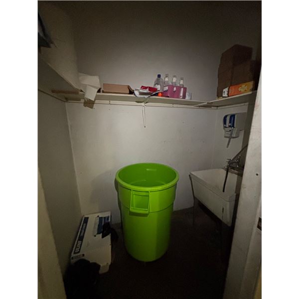 L2 - Contents of Closet - Garbage Can on Wheels, Garbage Bags, Cleaning Products, Etc.