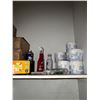 Image 4 : L2 - Contents of Closet - Garbage Can on Wheels, Garbage Bags, Cleaning Products, Etc.