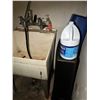 Image 5 : L2 - Contents of Closet - Garbage Can on Wheels, Garbage Bags, Cleaning Products, Etc.