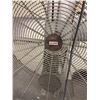 Image 2 : L2 - Uline H6989 Commercial 48" Fan on Wheels