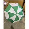 Image 6 : Green And White Golf Umbrella With Ball Receiver Handle