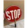 Image 7 : 2 Metal Stop Signs