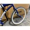 Image 11 : Vintage Toronto Maple Leafs Cruiser Bicycle