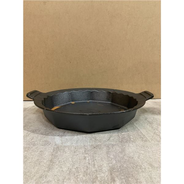 Outset 10 Inch Cast Iron Pie Pan