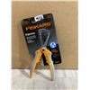 Image 1 : FISKARS Fabrics Micro-Tip Blade For Intricate Cuts - Scissors