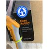 Image 2 : FISKARS Fabrics Micro-Tip Blade For Intricate Cuts - Scissors