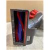 Image 8 : Dyson V8 Cordless Vacuum Cleaner - With Accessories & Charging Cable