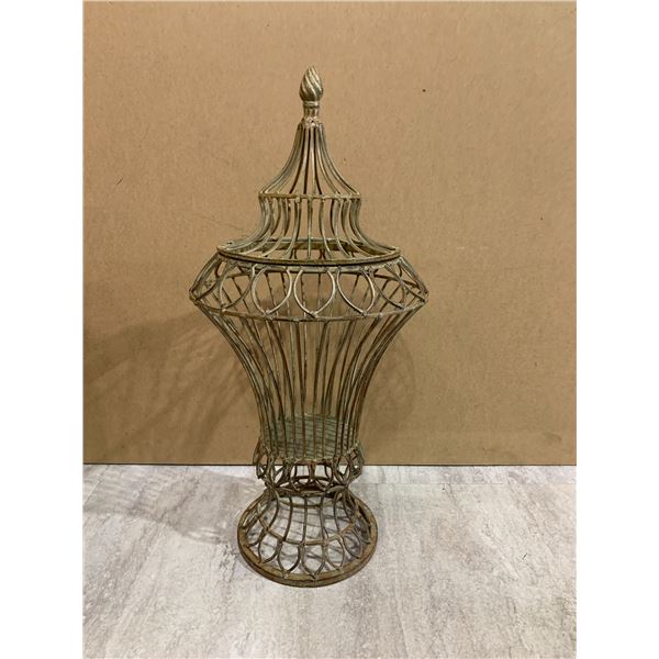 Vintage Rustic Metal Wire Planter