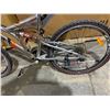 Image 7 : Silver DPX Dual-Suspension Mountain Bike - Orange Graphics - Rear End Shock