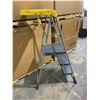 Image 4 : Cosco Step Stool - 225 LBS Weight Capacity