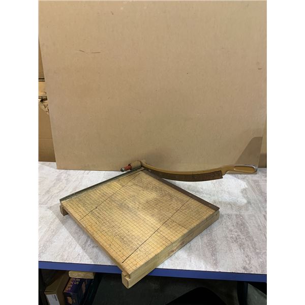 Vintage Ingento 1152 Paper Cutter