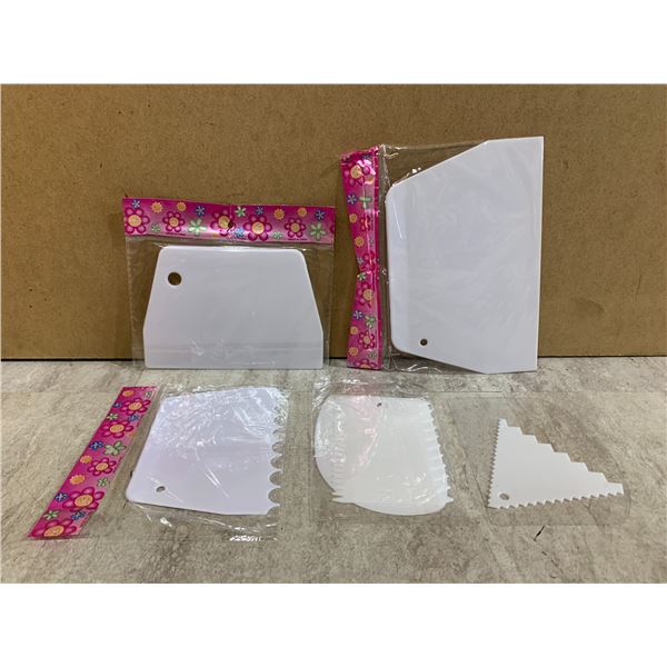 6 PCS - Plastic Cake Scrapers & Smoothers