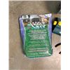 Image 2 : Lawn Care Lot
