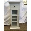 Image 5 : Wood Folding Chair and White Cabinet