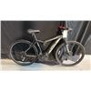 Image 1 : HYPER VIKING TRAIL 21 SPEED BLACK MOUNTAIN BICYCLE