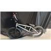 Image 2 : SILVER 1 SPEED BMX BICYCLE