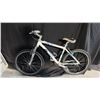 Image 1 : GITANE FITZ ROY WHITE 21-SPEED MOUNTAIN BICYCLE
