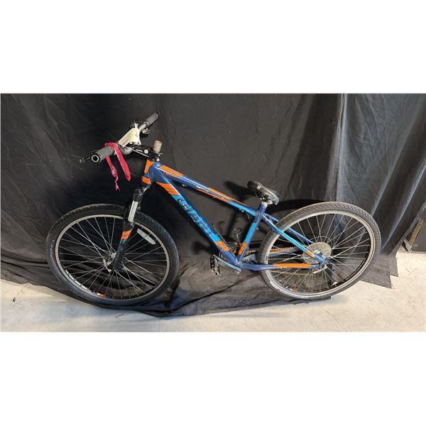 GIANT TALON BLUE 21-SPEED MOUNTAIN BICYCLE