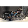 Image 2 : GIANT TALON BLUE 21-SPEED MOUNTAIN BICYCLE