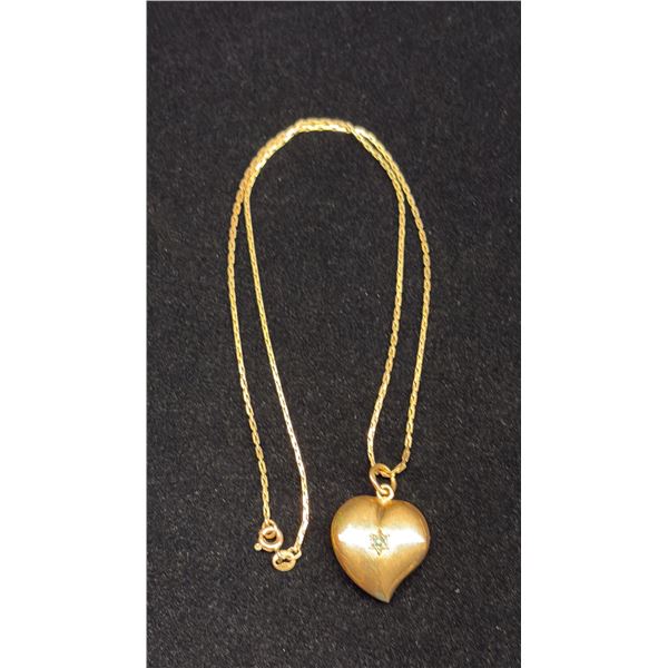 APPROX 14K CHAIN (18 ) WITH APPROX 18K PENDANT SET WITH EMERALD (6.8G)