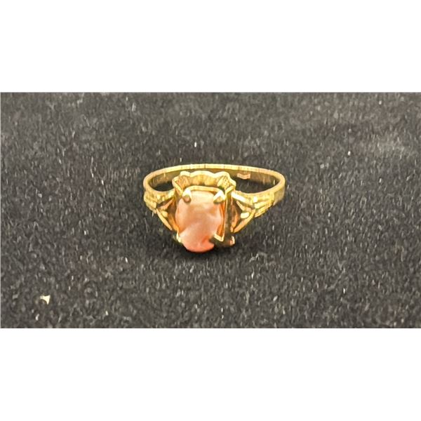 APPROX 18K LADIES RING SET WITH SHELL CAMEO (1.5G)