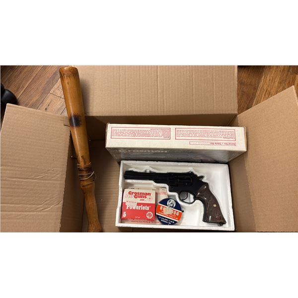 CROSMAN 38T .177 C02 REVOLVER WITH BOX & WOODEN BATON
