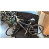 Image 2 : SCHWINN BLUE 24 SPEED HYBRID BICYCLE