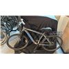 Image 2 : HYPER BOUNDARY TRAIL 18 SPEED GRAY MOUNTAIN BICYCLE