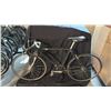 Image 1 : BLACK COMMUTER BICYCLE