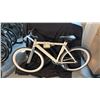 Image 1 : WHITE COMMUTER BICYCLE