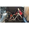 Image 1 : DEVINCI SILVERSTONE 20 SPEED WHITE ROAD BICYCLE