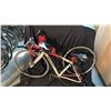 Image 2 : DEVINCI SILVERSTONE 20 SPEED WHITE ROAD BICYCLE