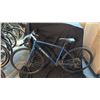 Image 1 : TREK FX2 24 SPEED BLUE ROAD BICYCLE