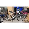 Image 1 : GIANT REVEL 24 SPEED FRONT SUSPENSION WHITE AND RED MOUNTAIN BICYCLE