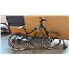 Image 2 : GREEN DEVINCI DISTRICT 2 DEDICATED FRONT-SUSPENSION HARDTAIL MOUNTAIN BIKE